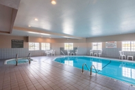 Swimming Pool Quality Inn & Suites