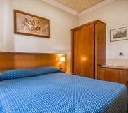 Bedroom 4 Hotel Verona