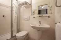 In-room Bathroom Hotel Dorica