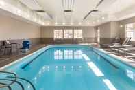 Swimming Pool Residence Inn by Marriott West Springfield