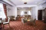 Bar, Cafe and Lounge Best Western Chilworth Manor Hotel