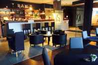 Bar, Kafe dan Lounge Axis Hotel