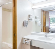 In-room Bathroom 7 Super 8 by Wyndham Black Mountain