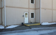 Exterior 3 Super 8 by Wyndham Moose Jaw SK