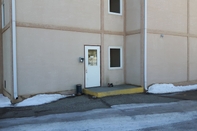 Exterior Super 8 by Wyndham Moose Jaw SK