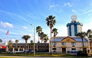 Exterior 6 Super 8 by Wyndham Orlando International Drive