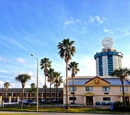 Exterior 6 Super 8 by Wyndham Orlando International Drive