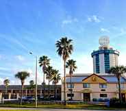 Exterior 6 Super 8 by Wyndham Orlando International Drive