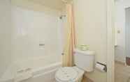 In-room Bathroom 6 Americas Best Value Inn Eloy Casa Grande