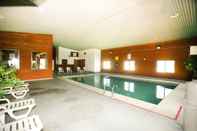 Swimming Pool Super 8 by Wyndham Van Buren/Ft. Smith Area