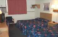 Bedroom 5 Super 8 by Wyndham Chadron NE