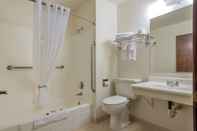 In-room Bathroom Super 8 by Wyndham Colorado Springs/Chestnut Street