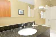 In-room Bathroom Super 8 by Wyndham St. Clair MO