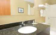 In-room Bathroom 7 Super 8 by Wyndham St. Clair MO