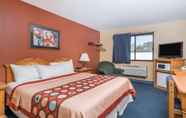 Bedroom 3 Super 8 by Wyndham Baxter/Brainerd Area