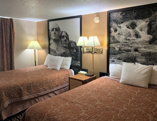 Bedroom 2 Yankton Inn