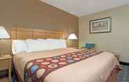 Kamar Tidur 5 Super 8 by Wyndham Melrose