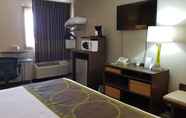 Kamar Tidur 4 Super 8 by Wyndham St. Cloud