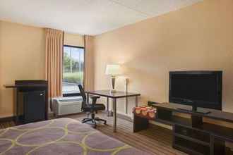 Bedroom 4 Super 8 by Wyndham Mount Laurel