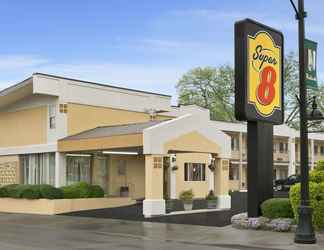 Bangunan 2 Super 8 by Wyndham Belleville St. Louis Area