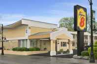 Bangunan Super 8 by Wyndham Belleville St. Louis Area