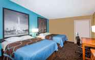 Bedroom 3 Super 8 by Wyndham Belleville St. Louis Area