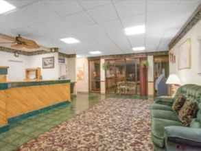 Lobby 4 Super 8 by Wyndham Carlisle North