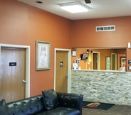 Lobby 7 Super 8 by Wyndham Bellefontaine