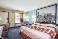 Bedroom Super 8 by Wyndham Camp Springs/Andrews AFB DC Area