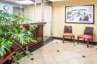 Lobby Super 8 by Wyndham Camp Springs/Andrews AFB DC Area