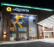 Exterior 2 La Quinta Inn & Suites by Wyndham Perry