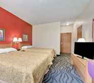 Bedroom 6 Super 8 by Wyndham Kokomo