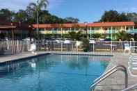 Swimming Pool Super 8 by Wyndham Sarasota Near Siesta Key