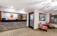 Lobby 6 Super 8 by Wyndham Harrisburg