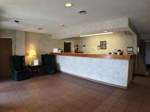 Lobby 4 Super 8 by Wyndham Canandaigua