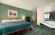 Kamar Tidur 4 Coratel Inn and Suites by Jasper New Richmond