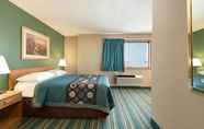 Kamar Tidur 7 Coratel Inn and Suites by Jasper New Richmond