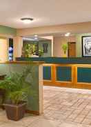 LOBBY Super 8 by Wyndham Lynchburg VA