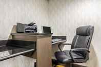 Functional Hall Quality Inn & Suites Arden Hills - Saint Paul North