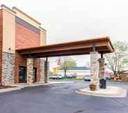 Exterior 3 Quality Inn & Suites Arden Hills - Saint Paul North