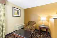 Common Space Quality Inn & Suites Arden Hills - Saint Paul North