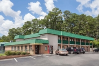 Luar Bangunan Super 8 by Wyndham Columbia SC / Ft. Jackson