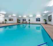 Swimming Pool 7 Super 8 by Wyndham Marysville/Port Huron Area