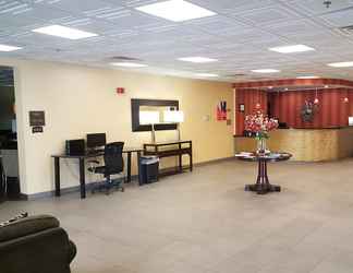 Lobi 2 Quality Inn & Suites