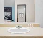 In-room Bathroom 7 Super 8 by Wyndham Rock Port MO