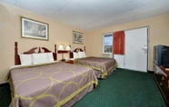 Bedroom 3 Days Inn by Wyndham Lenox MA