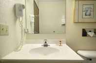 In-room Bathroom Travelodge by Wyndham Hudsonville