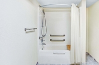 In-room Bathroom Super 8 by Wyndham Clarksville East