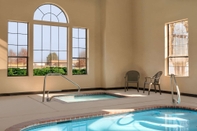 Swimming Pool Super 8 by Wyndham Olive Branch