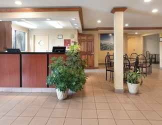 Lobi 2 Super 8 by Wyndham Niagara Falls NY